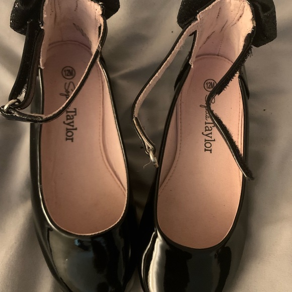 Black dress shoe - barely worn - Picture 2 of 4